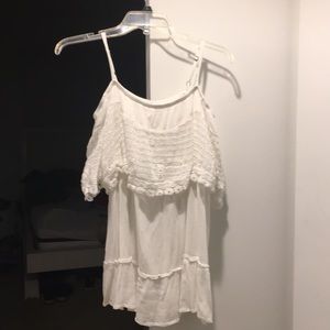 Cute white spring top!